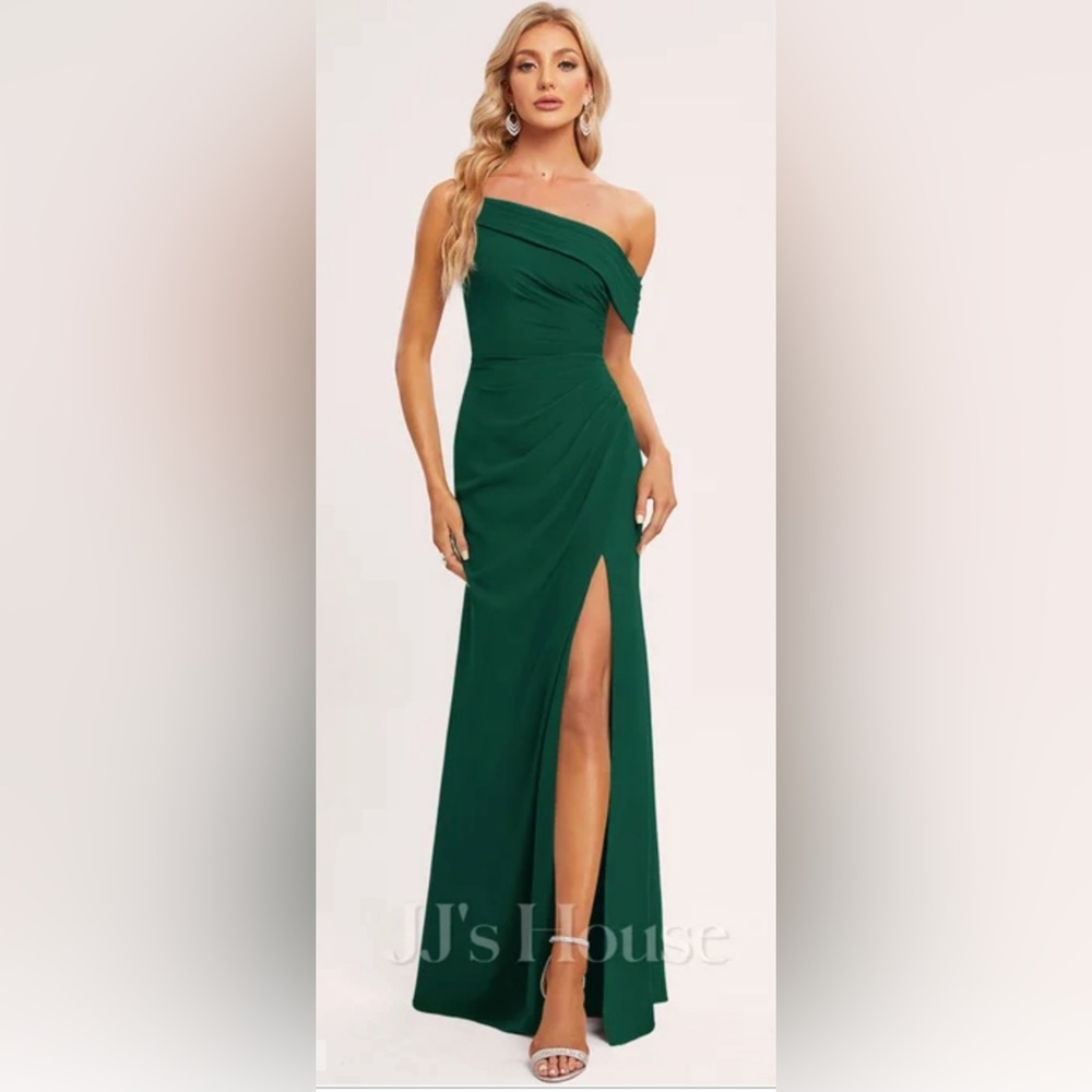 Dark green trumpet/mermaid one shoulder chiffon bridesmaid dress with ruffle